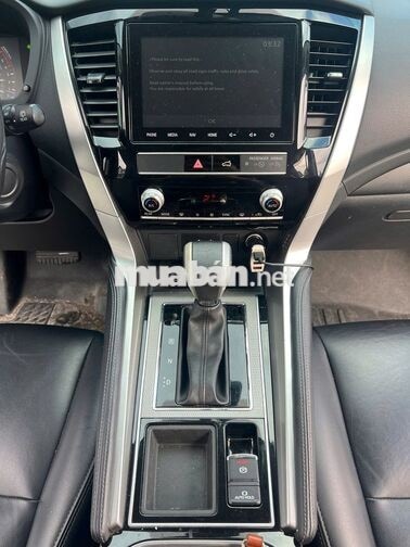 Pajero Sport Một Cầu Máy Dầu số tự động 2023