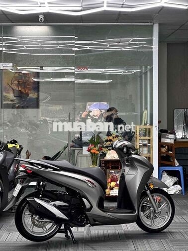 Honda SH350i 2023 màu bạc nhám