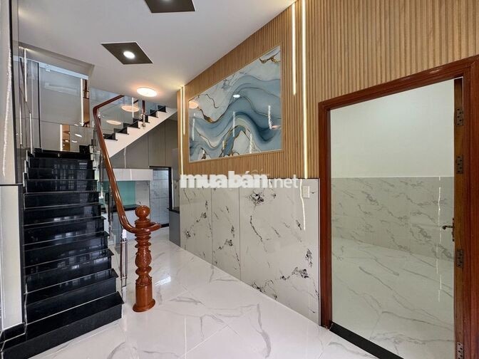 Cần bán nhà mặt tiền 124m2 (9,3x14m) 5PN - 4WC sát bệnh viện Hạnh Phúc