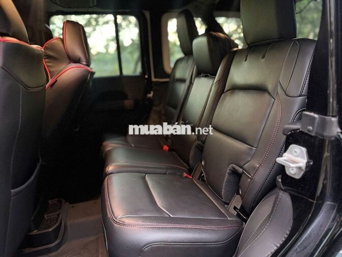 Jeep Wrangler Rubicon 2023, Màu đen, Xe đẹp.