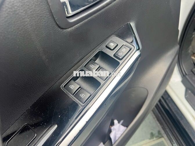 Pajero Sport Một Cầu Máy Dầu số tự động 2023