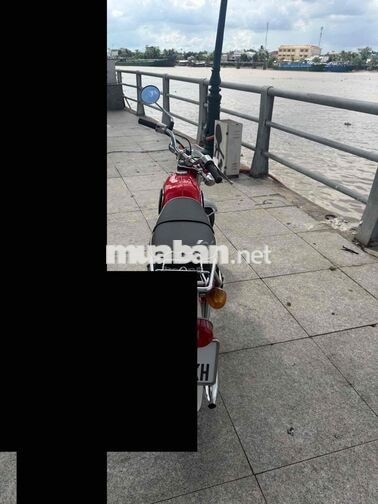 Honda SS50 màu đỏ cũ