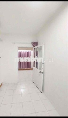 Nhà xinh còn mới cho thuê nguyên căn khu trung tâm Trần Hưng Đạo, Q1