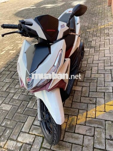 Honda Click 2016 125cc trắng đen đỏ