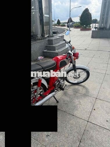 Honda SS50 màu đỏ cũ