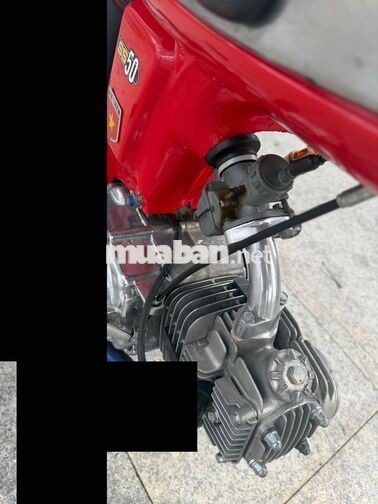 Honda SS50 màu đỏ cũ