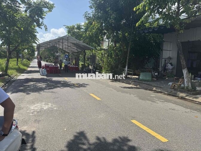 Cho thuê nhà 3 tầng . khu bá tùng 1. p ngũ hành sơn. giá 18tr