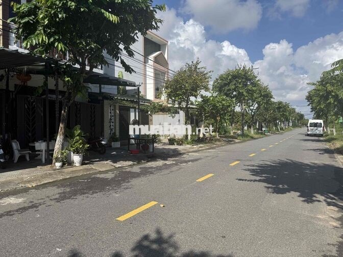 Cho thuê nhà 3 tầng . khu bá tùng 1. p ngũ hành sơn. giá 18tr