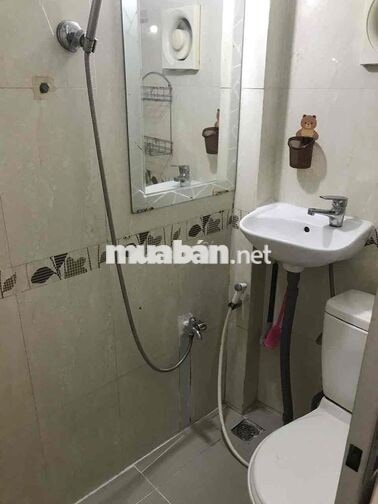 Nhà xinh còn mới cho thuê nguyên căn khu trung tâm Trần Hưng Đạo, Q1