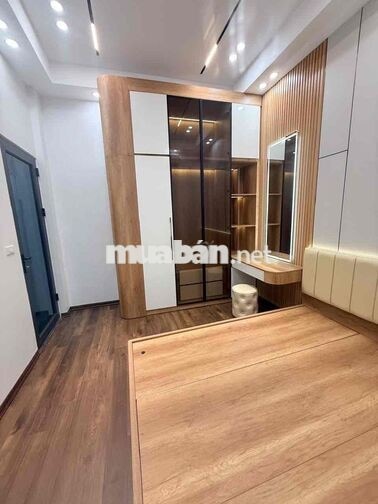 CHÍNH CHỦ CAM KẾT NHÀ CHUẨN -PHỐ CỔ -THANG MÁY- BA ĐÌNH