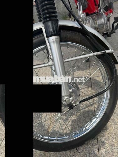 Honda SS50 màu đỏ cũ