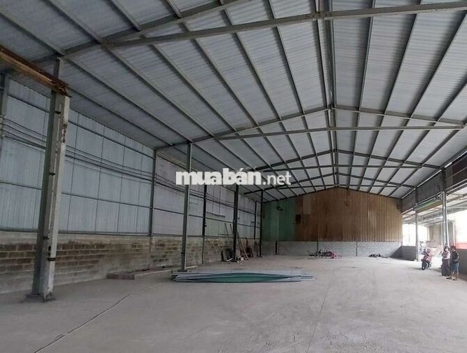 CHO THUÊ KHO,XƯỞNG 500M² GIÁ 40TR//T, Đ XE CÔNG NGAY TRƯỜNG CHINH 