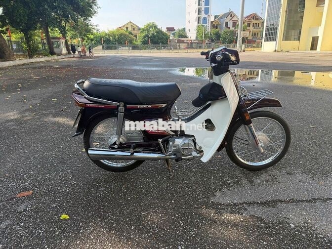 Honda Dream Thái màu Nâu