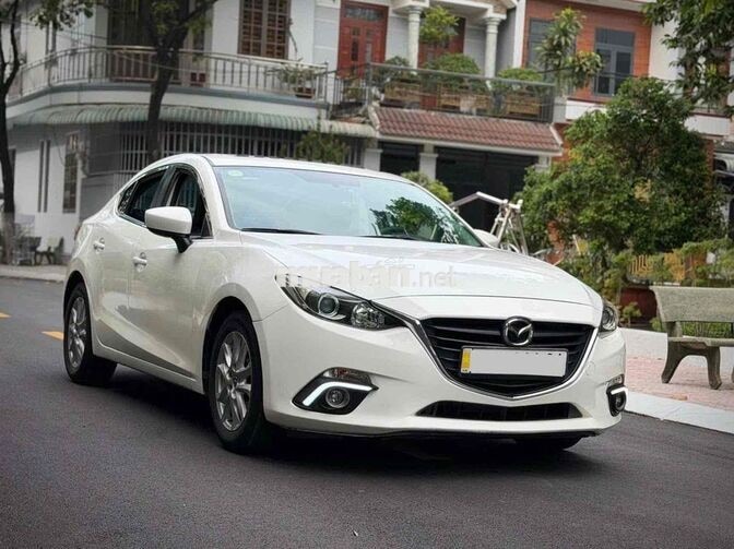 Mazda 3 2016 1.5 AT 120000 km trắng