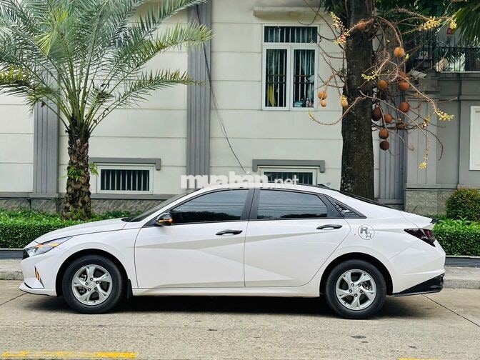 HYUNDAI ELANTRA 2023 1.6 TIÊU CHUẨN 20.000 KM