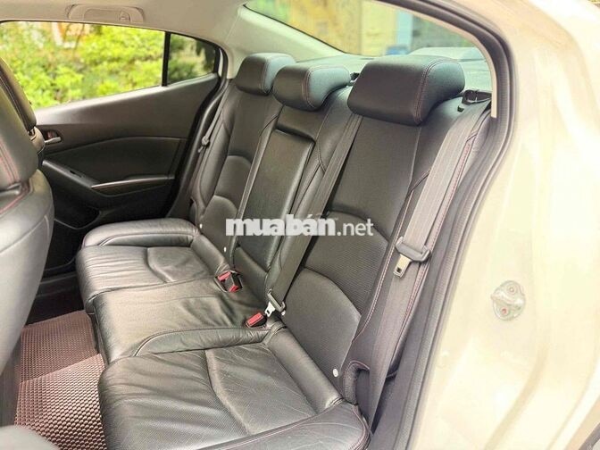 Mazda 3 2016 1.5 AT 120000 km trắng