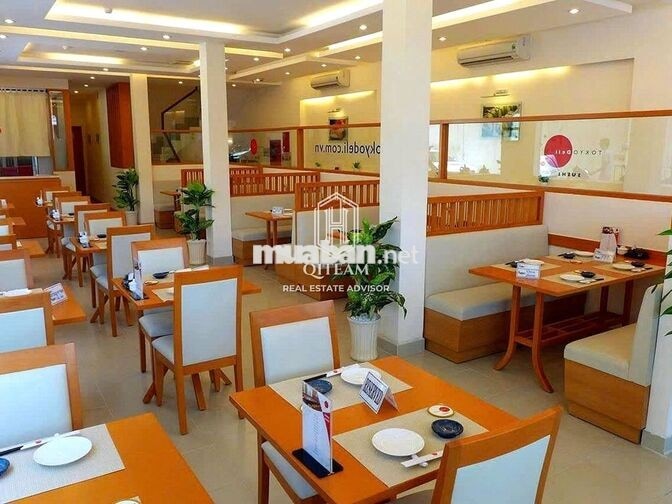 Góc 2MT 386 Ba Tháng Hai, Q10. Dt: 7x20m, Kc: trệt 3 lầu. Gía: 120tr