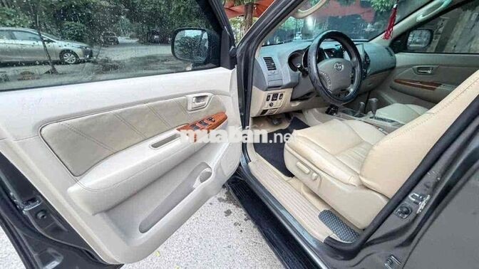 Toyota Fortuner 2009 Tự động 7 chỗ Xám