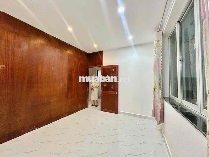 CHO THUÊ 2 NGỦ CỬA SỔ TRỜI SIÊU THOÁNG NHÀ CÓ THANG MÁY Ở ĐƯỢC LIỀN