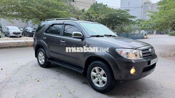 Toyota Fortuner 2009 Tự động 7 chỗ Xám