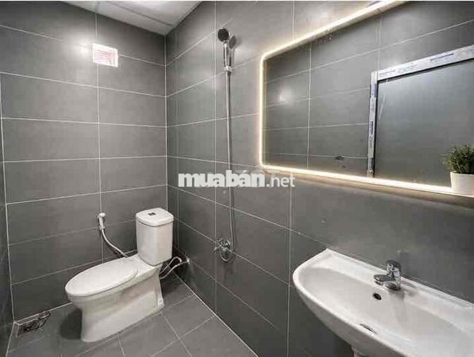 phòng cuối tháng trống, dương quảng hàm gò vấp