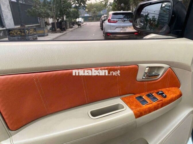 Toyota Fortuner 2010 Tự động Bạc