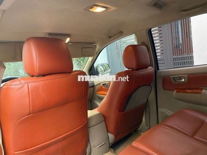 Toyota Fortuner 2010 Tự động Bạc