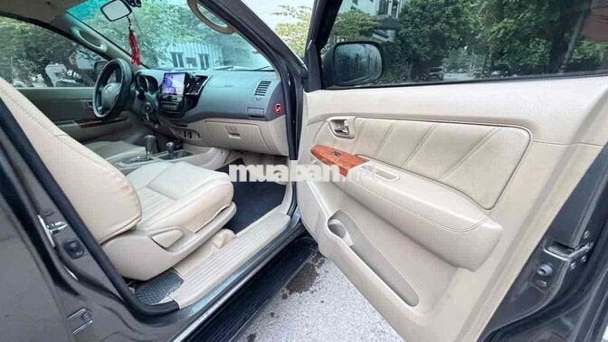 Toyota Fortuner 2009 Tự động 7 chỗ Xám