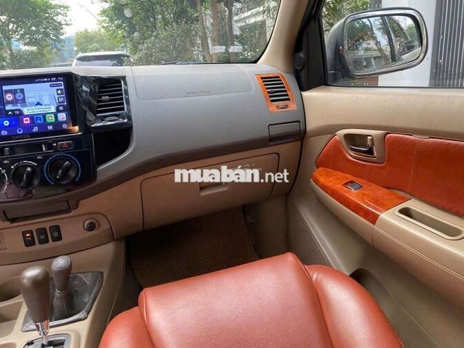 Toyota Fortuner 2010 Tự động Bạc