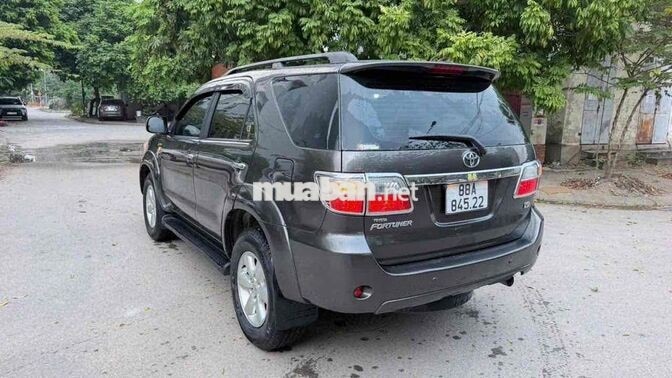 Toyota Fortuner 2009 Tự động 7 chỗ Xám