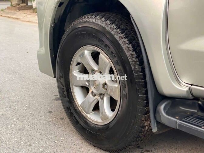 Toyota Fortuner 2010 Tự động Bạc