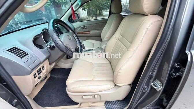 Toyota Fortuner 2009 Tự động 7 chỗ Xám