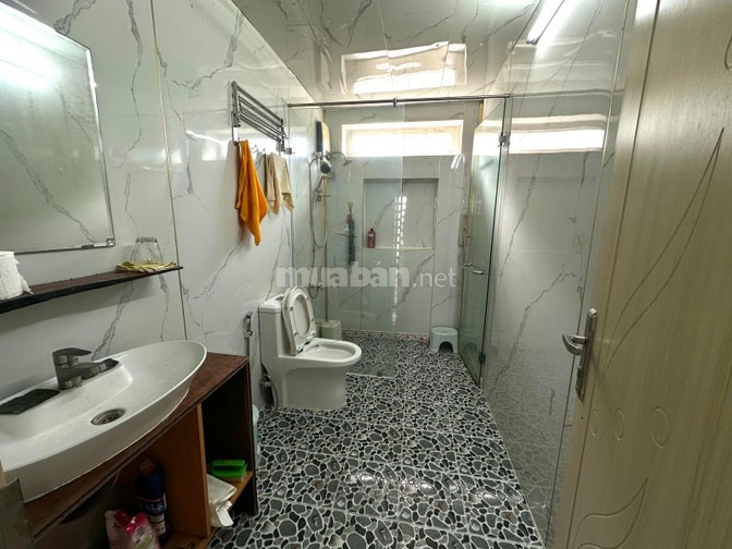 NHÀ VƯỜN NGHỈ DƯỠNG (nhà thích hợp cho nghĩ dưỡng, vườn rộng có cây )