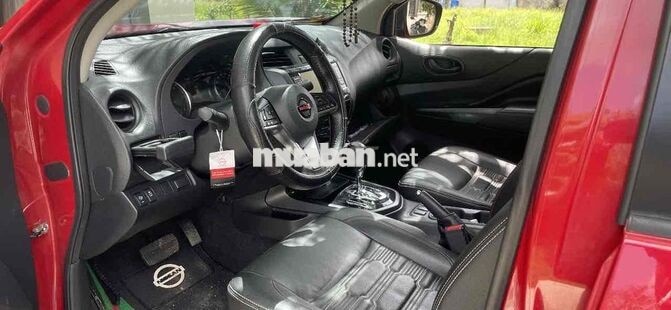 NISSAN NAVARA PRO-4X ĐỎ