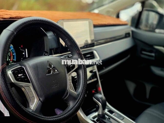 Mitsubishi Xpander Cross 2025 11.000km Xám