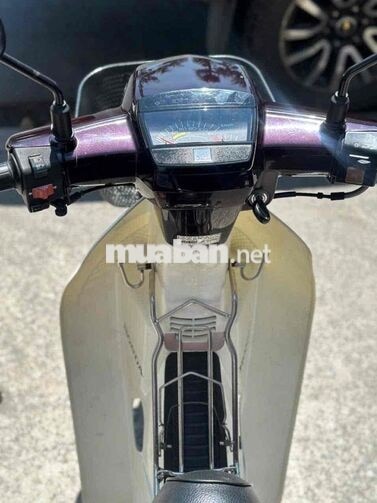 Honda Super Dream màu Đỏ mận