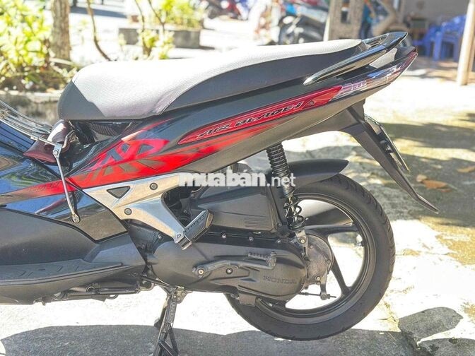 Honda Air Blade màu đen đỏ
