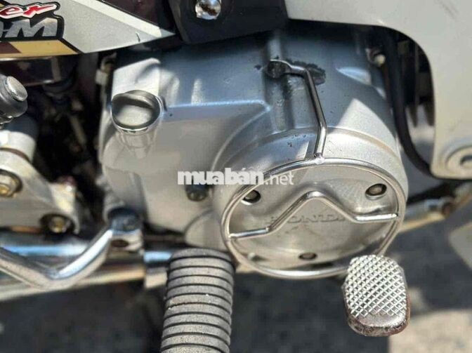 Honda Super Dream màu Đỏ mận
