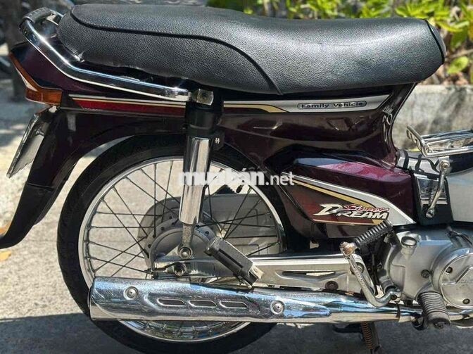 Honda Super Dream màu Đỏ mận