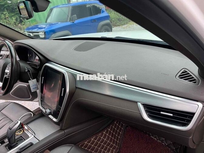 VinFast Lux SA 2.0 2021 Premium 4x4 Trắng