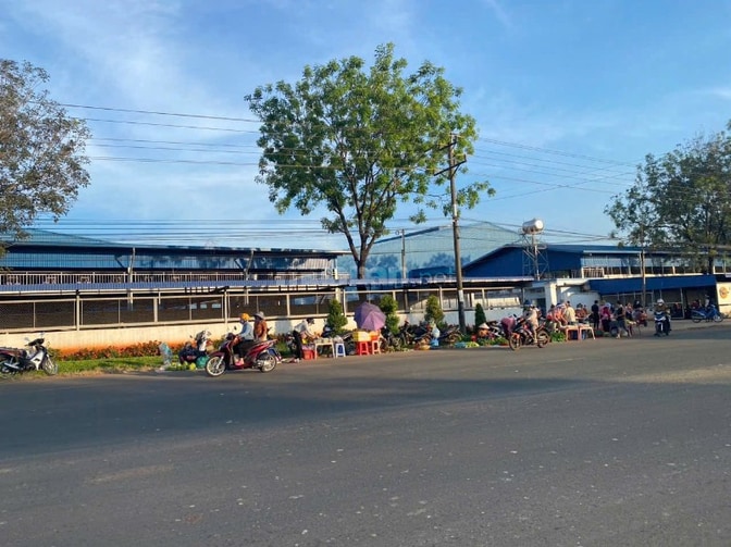 CHỦ CẦN TIỀN BÁN GẤP DÃY TRỌ 16 SÁT KCN LỚN CÔNG NHÂN ĐÔNG. GIÁ 1tỷ6 