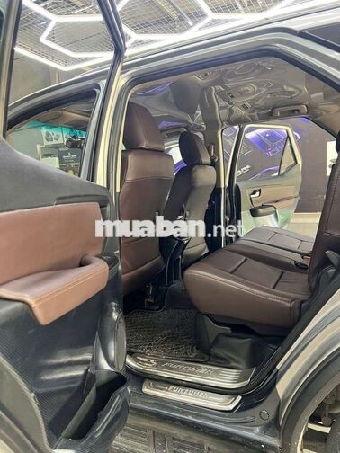 Toyota Fortuner 7 chỗ Dầu Số sàn 126.000km bạc