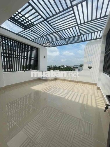 Nhà 2 Lầu Gần Cầu Ông Thìn, 75m², 3PN, Sổ Riêng, Giá 3,4 Tỷ