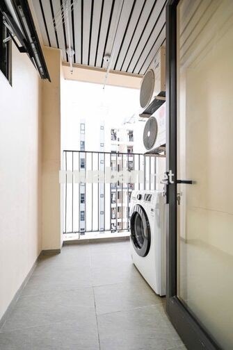 Sang HĐ thuê căn 3 PN Hà Đô Centrosa, tầng cao căn góc full nội thất
