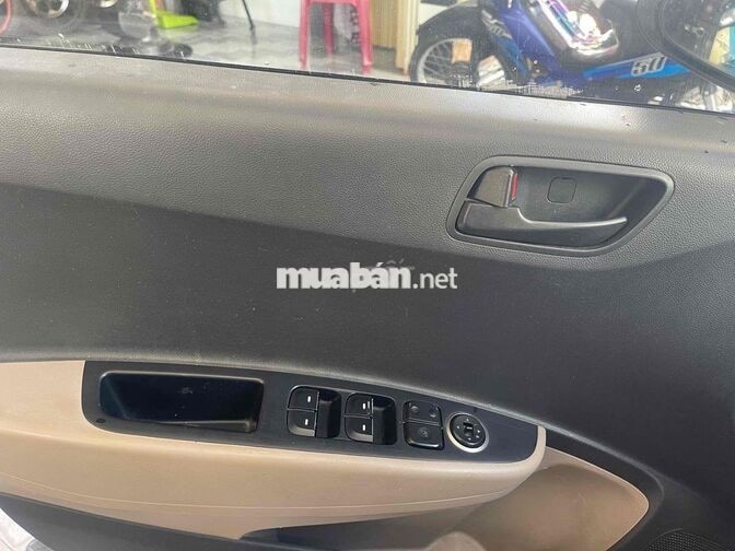 Hyundai Grand i10 2017 5 chỗ Xăng Số sàn Trắng