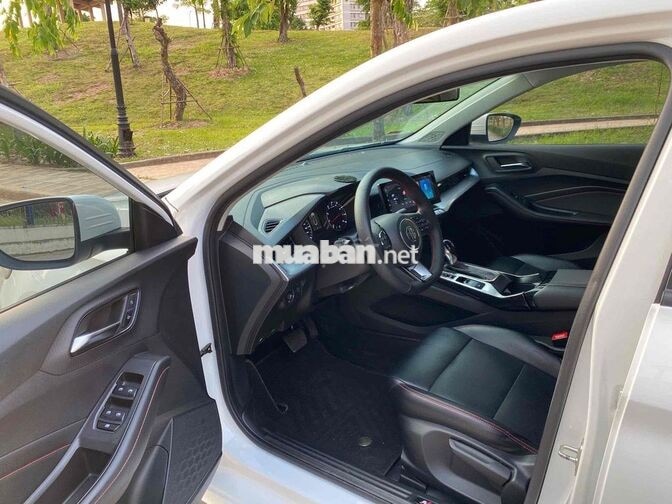 MG MG5 2023 1.5 AT 5 chỗ màu trắng