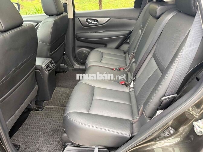Nissan X-Trail 2017 SV 4WD 1vạn2 xám