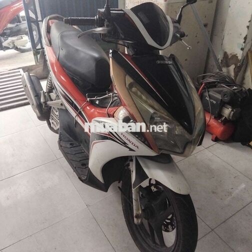 HONDA AIR BLADE ĐỎ TRẮNG ĐEN