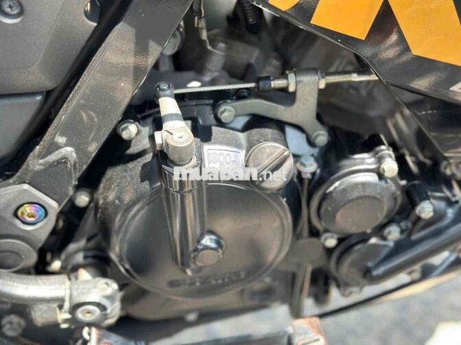 Suzuki Raider R150 150cc Đen vàng