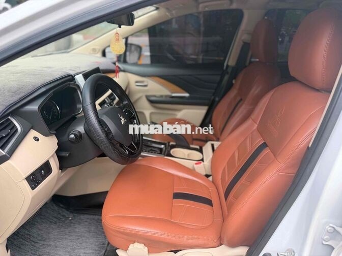 Mitsubishi Xpander 7 chỗ tự động trắng